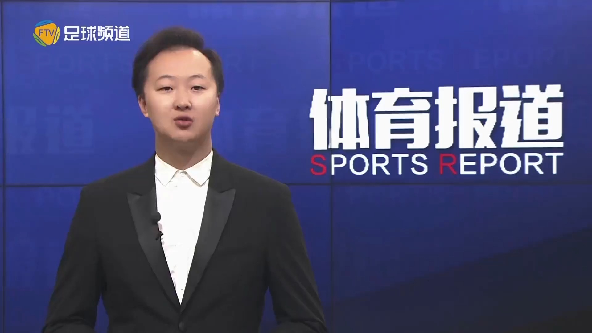 她毫不吝嗇